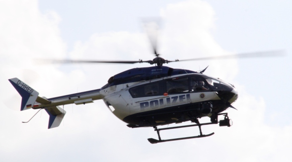 plus Polizeihubschrauber